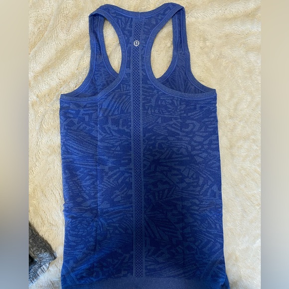 Lululemon Tank - Picture 2 of 3